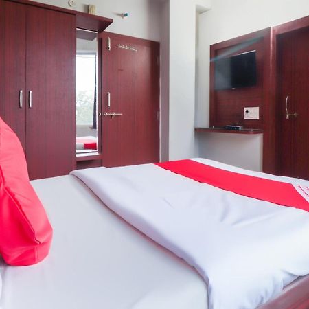 Oyo 69402 Yogeshwar Dhaam Hotel Vrindāvan Buitenkant foto