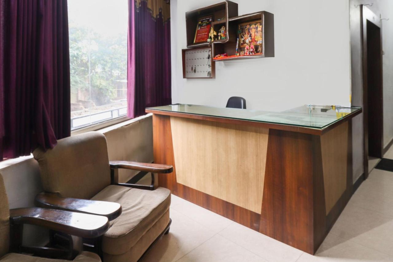 Oyo 69402 Yogeshwar Dhaam Hotel Vrindāvan Buitenkant foto