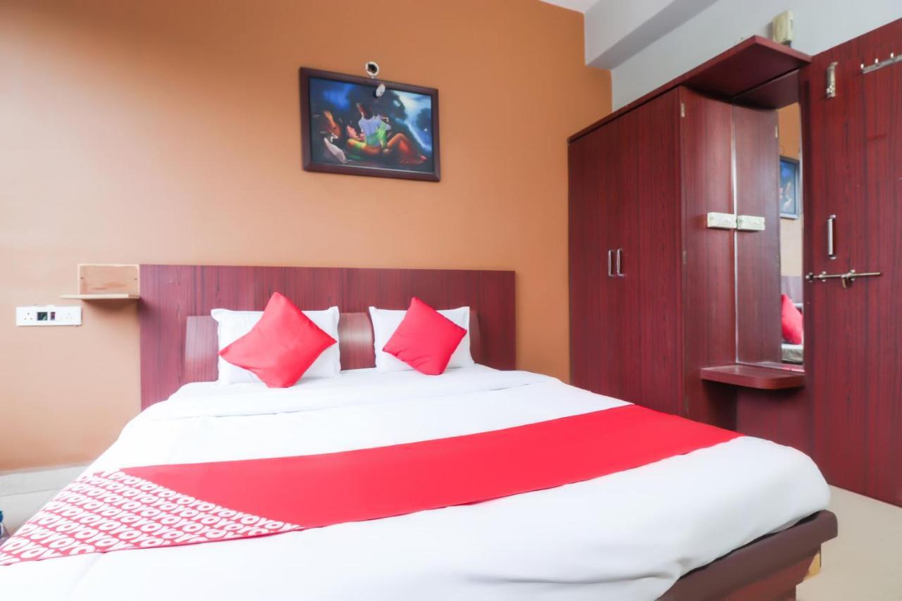 Oyo 69402 Yogeshwar Dhaam Hotel Vrindāvan Buitenkant foto
