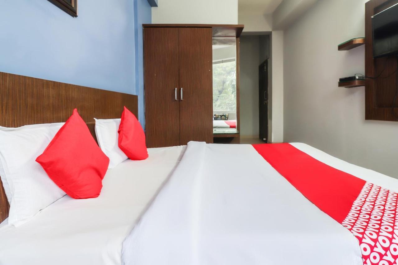 Oyo 69402 Yogeshwar Dhaam Hotel Vrindāvan Buitenkant foto