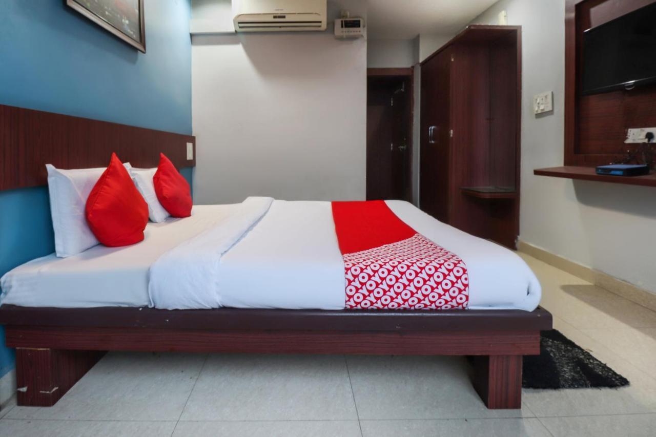 Oyo 69402 Yogeshwar Dhaam Hotel Vrindāvan Buitenkant foto