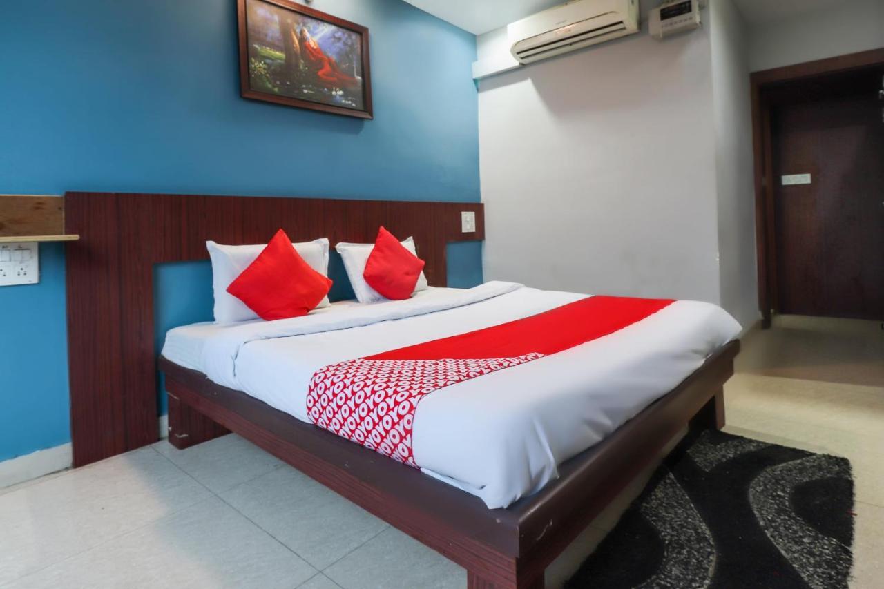 Oyo 69402 Yogeshwar Dhaam Hotel Vrindāvan Buitenkant foto