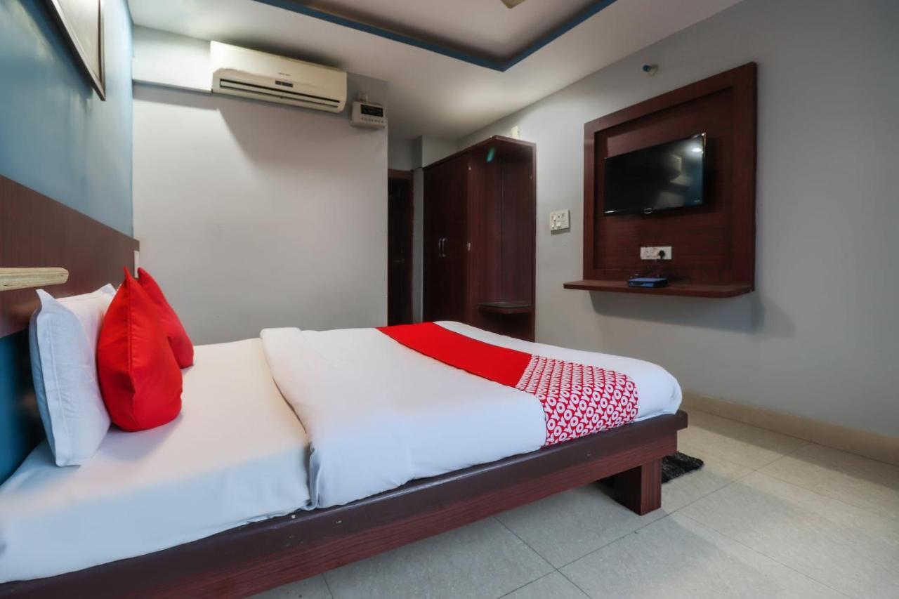 Oyo 69402 Yogeshwar Dhaam Hotel Vrindāvan Buitenkant foto